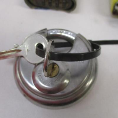 Master Lock - Gun Locks - With Keys & Combination