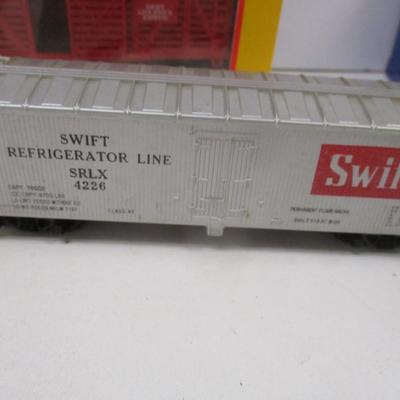 Swift's Premium Delivery Truck & Train Cars