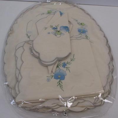 8 Piece Mat Set Blue Floral Flowers