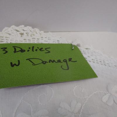 Vintage Linens Doilies Blue Trim Napkins Square Daisy Napkins Ivory Petticoat Bottom