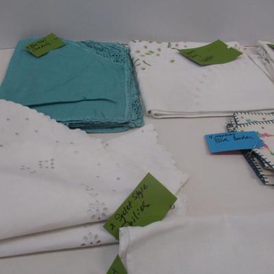 Vintage Linens Doilies Blue Trim Napkins Square Daisy Napkins Ivory Petticoat Bottom