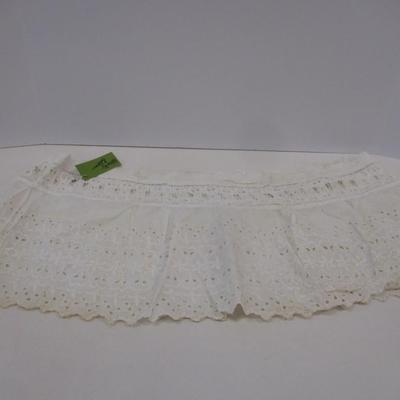 Vintage Linens Doilies Blue Trim Napkins Square Daisy Napkins Ivory Petticoat Bottom