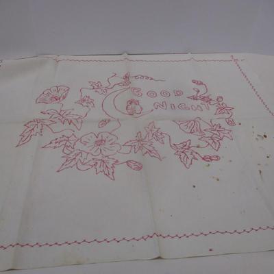 Vintage Pillow Cases With Red Embroidery Napkins