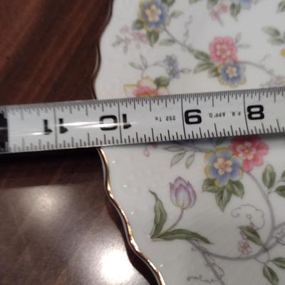 Corona China Cake Plate with Spatula- Approx 10 3/8" in Diameter
