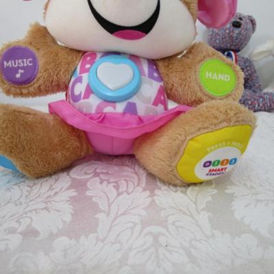 Sale Photo Thumbnail #117: Singing/talking/learning Fisher Price Bear takes 3 AA batteries not included tested & works