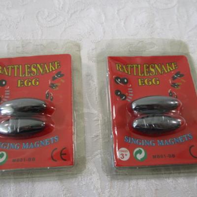 Sale Photo Thumbnail #560: 4 Singing Magnets