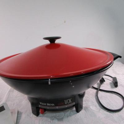 Sale Photo Thumbnail #562: 6 quart wok, model 79525X inbox