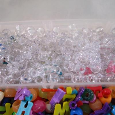 Sale Photo Thumbnail #678: Lots of beads, and other misc items, see pictures
