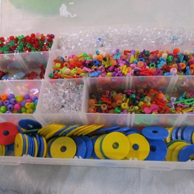 Sale Photo Thumbnail #674: Lots of beads, and other misc items, see pictures