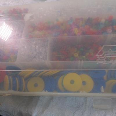 Sale Photo Thumbnail #673: Lots of beads, and other misc items, see pictures