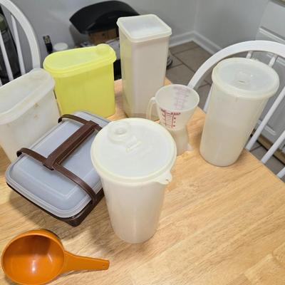 Tupperware lot