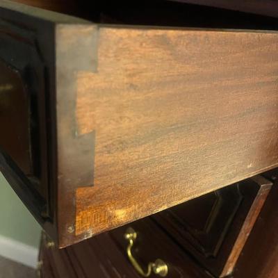 Eight Drawer Lingerie Chest (BB-MG)