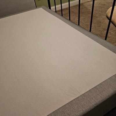 Queen Sized Black Metal Bed (BB-MG)