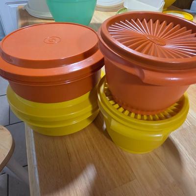 Tupperware lot