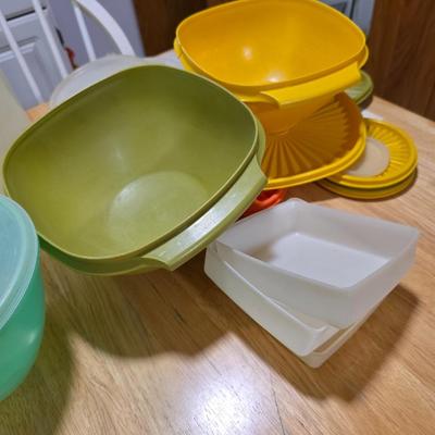 Tupperware lot