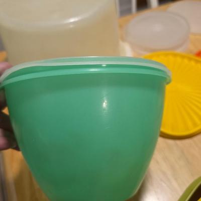 Tupperware lot