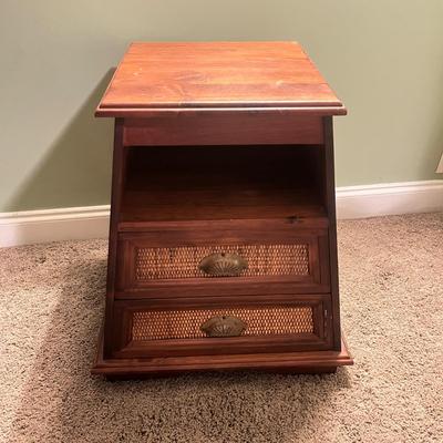 Pier One Wooden End Table (BB-MG)