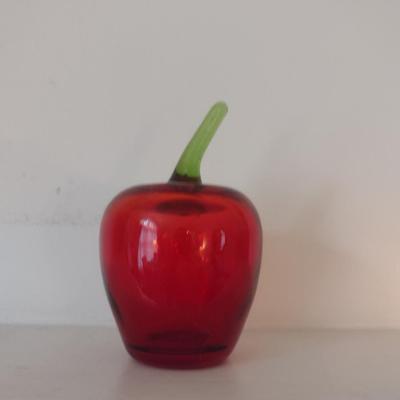 Hand Blown Art Glass Apple- Possibly Viking- Approx 4 1/2" Tall