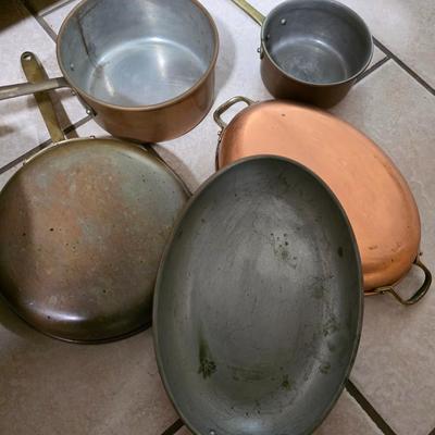Set of copper pots