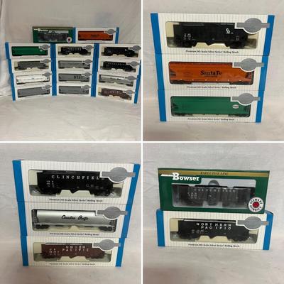NIB Bachmann HO Silver Series Hoppers (W-MG)