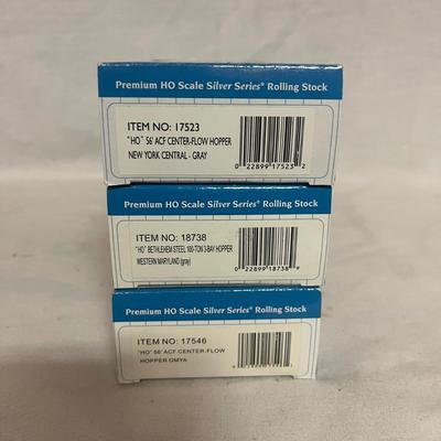 NIB Bachmann HO Silver Series Hoppers (W-MG)
