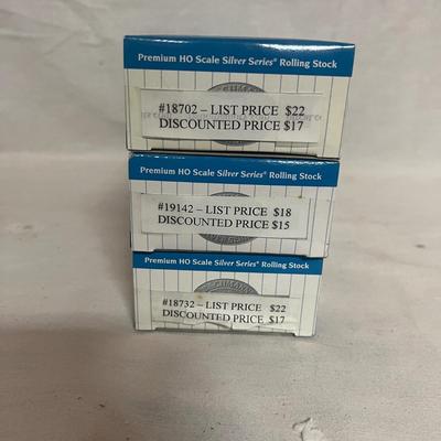 NIB Bachmann HO Silver Series Hoppers (W-MG)