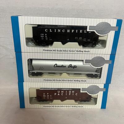 NIB Bachmann HO Silver Series Hoppers (W-MG)