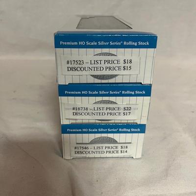 NIB Bachmann HO Silver Series Hoppers (W-MG)