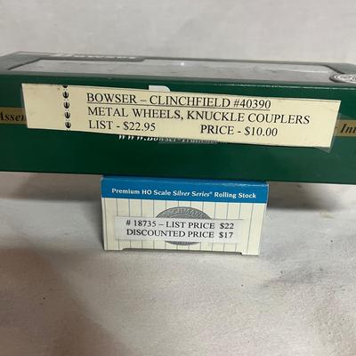 NIB Bachmann HO Silver Series Hoppers (W-MG)