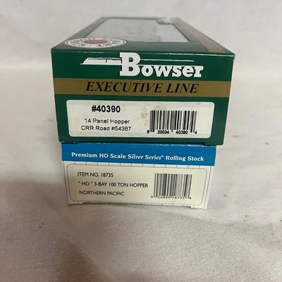 NIB Bachmann HO Silver Series Hoppers (W-MG)