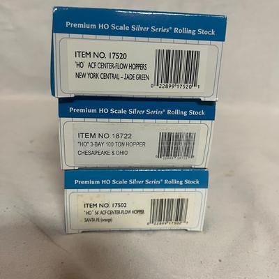 NIB Bachmann HO Silver Series Hoppers (W-MG)