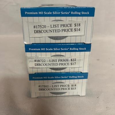 NIB Bachmann HO Silver Series Hoppers (W-MG)