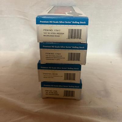 Over 20 Bachmann HO Silver Series Box Cars & More(W-MG)