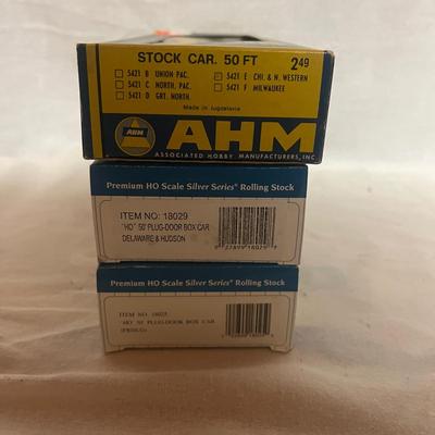 Over 20 Bachmann HO Silver Series Box Cars & More(W-MG)