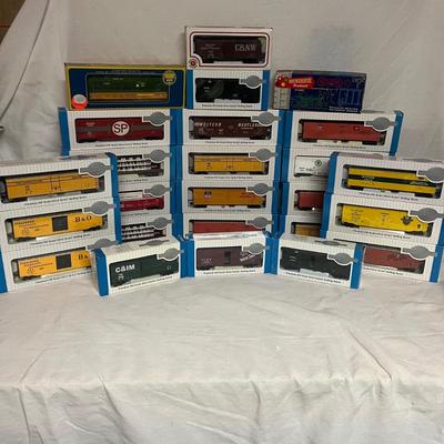 Over 20 Bachmann HO Silver Series Box Cars & More(W-MG)