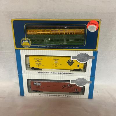 Over 20 Bachmann HO Silver Series Box Cars & More(W-MG)