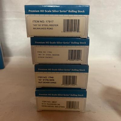 Over 20 Bachmann HO Silver Series Box Cars & More(W-MG)