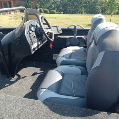 1999 Xpress Boat, 100 hp yamaha and trailer