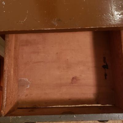 Four Drawer Dresser With Mirror (B2-KD)