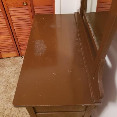 Four Drawer Dresser With Mirror (B2-KD)