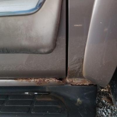 2003 Gmc Yukon Xl 4 wheel drive pick up in Perryville.