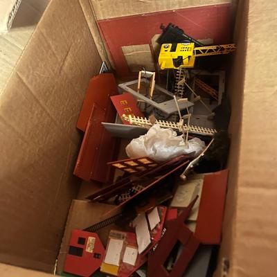 HO Train Accessories, Buildings & More (W-MG)