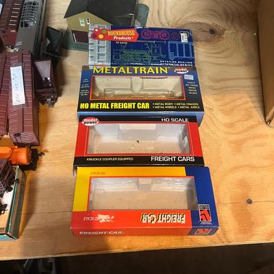 HO Train Accessories, Buildings & More (W-MG)