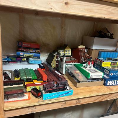 HO Train Accessories, Buildings & More (W-MG)