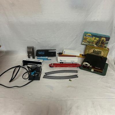 HO Train Accessories, Buildings & More (W-MG)