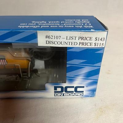 Two NIB Bachmann HO EMD DD40AX Centennial Locomotives (W-MG)