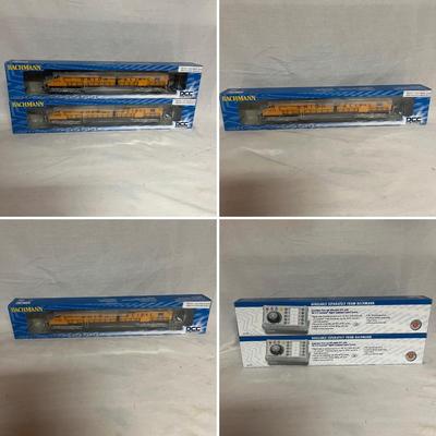 Two NIB Bachmann HO EMD DD40AX Centennial Locomotives (W-MG)