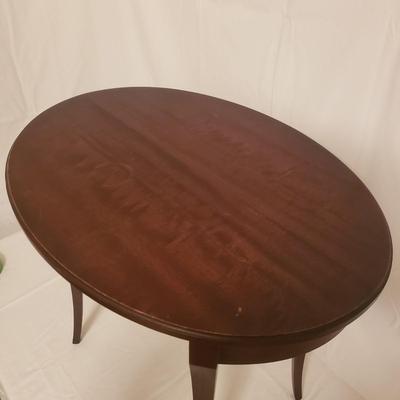 Elegant Oval Side Table (B2-KD)