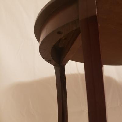 Elegant Oval Side Table (B2-KD)