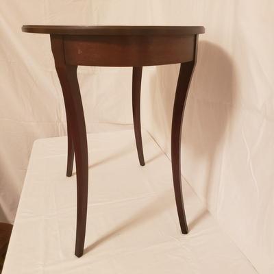 Elegant Oval Side Table (B2-KD)